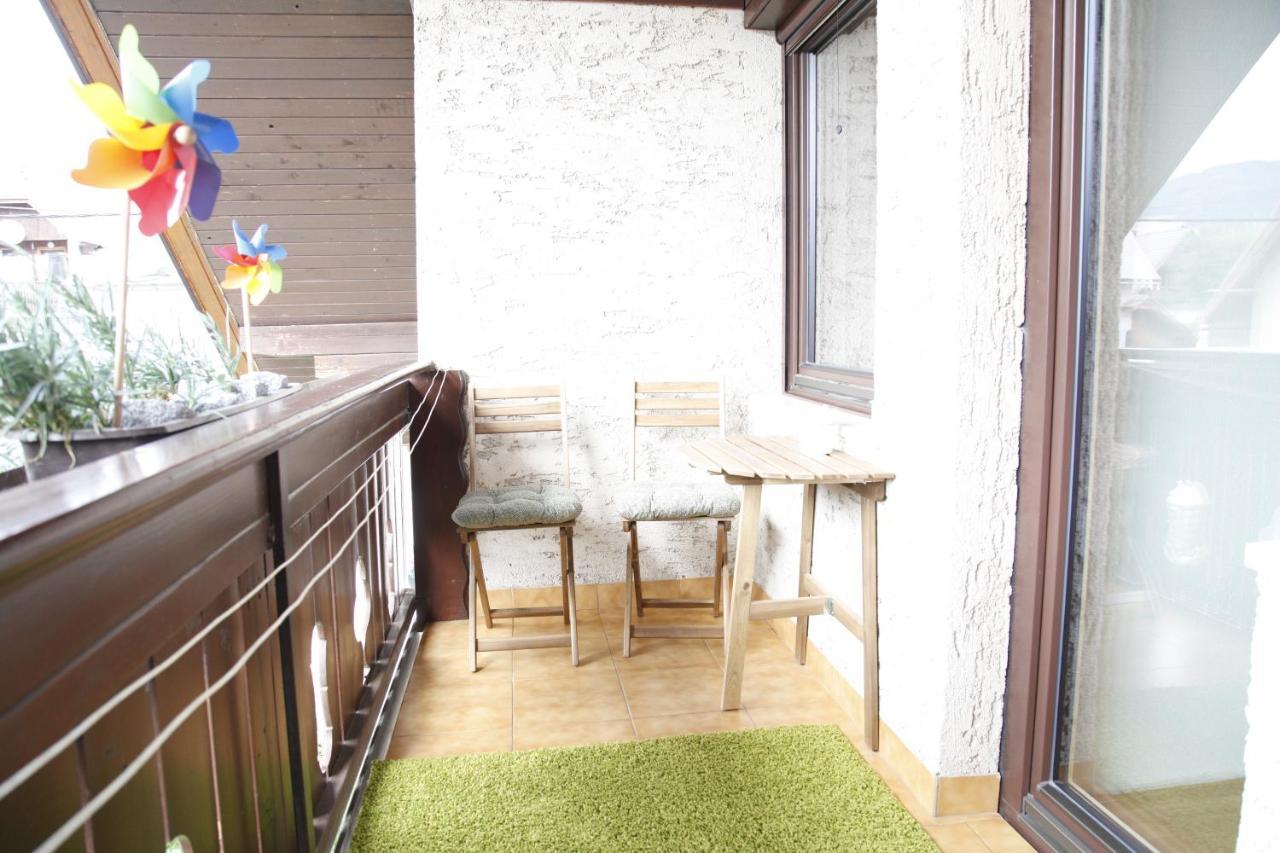 Family Apartment On Repecnik Farm In Gorje, Bled Zgornje Gorje Kültér fotó
